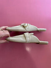 Load image into Gallery viewer, PL Dolce Vita Cream Buckle Slide Size 13
