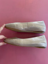 Load image into Gallery viewer, Pre-Loved Frankie4 Gianna Dusty Blossom
