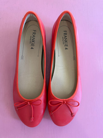 Pre-Loved Frankie4 Elizabeth