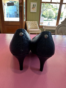 Pre-Loved Barefoot Tess Navy Courts Size 43