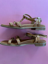Load image into Gallery viewer, PL Hush Puppies Hip Size AU11
