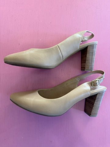Pre-Loved Hush Puppies Harlo