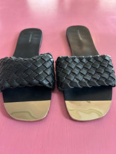 Load image into Gallery viewer, Pre-Loved Tahari
