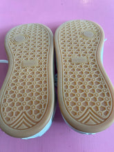 Load image into Gallery viewer, Pre-Loved Wydr Nomad Dove White
