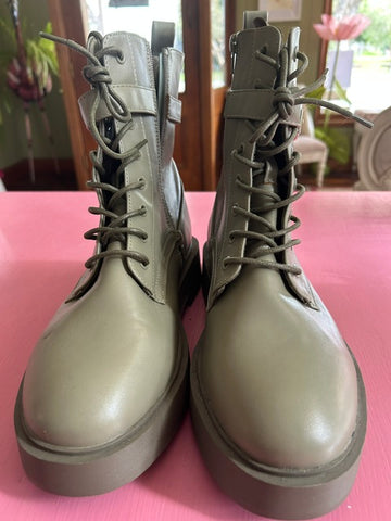 Pre-Loved ASOS Boot
