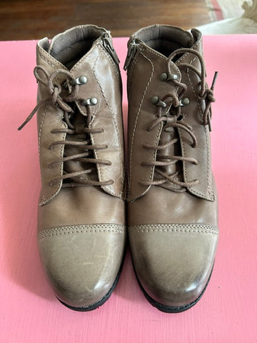 Pre-Loved Planet Deka2 Ankle Boot