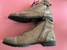 Load image into Gallery viewer, Pre-Loved Planet Deka2 Ankle Boot
