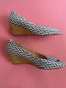 Pre-Loved Nina Leons Wedges Size AU11