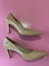 Load image into Gallery viewer, Pre-Loved Jo Mercer Nude Heel Size AU11
