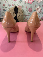 Load image into Gallery viewer, Pre-Loved Jo Mercer Nude Heel Size AU11

