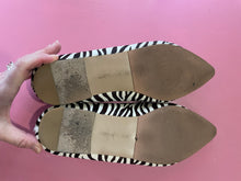 Load image into Gallery viewer, Pre-Loved Millwoods Zebra Loafer Size 43/AU12

