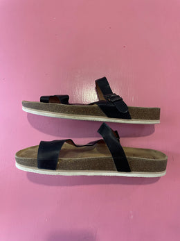 Pre-Loved Frankie4 Shelley II Size AU11