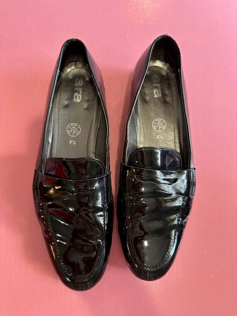 PL Ara Black Patent Moccasin Size 43