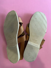 Load image into Gallery viewer, PL Hush Puppies Duomo Size AU12
