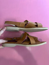 Load image into Gallery viewer, PL Hush Puppies Duomo Size AU12
