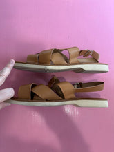 Load image into Gallery viewer, PL Hush Puppies Duomo Size AU12
