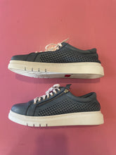 Load image into Gallery viewer, Pre-Loved Rilassare Timor Fresh Size 42/AU10
