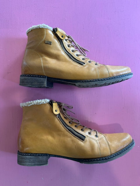 Pre-Loved Remonte Mustard Boots Size 45