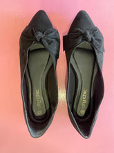 Load image into Gallery viewer, Pre-Loved City Chic Black Ballet Flat Size 42
