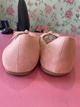 Load image into Gallery viewer, Pre-Loved City Chic Pink Ballet Flat Size 42
