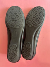 Load image into Gallery viewer, PL Jo Mercer Nude Heels Size AU10
