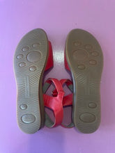 Load image into Gallery viewer, Pre-Loved Hush Puppies Nigella
